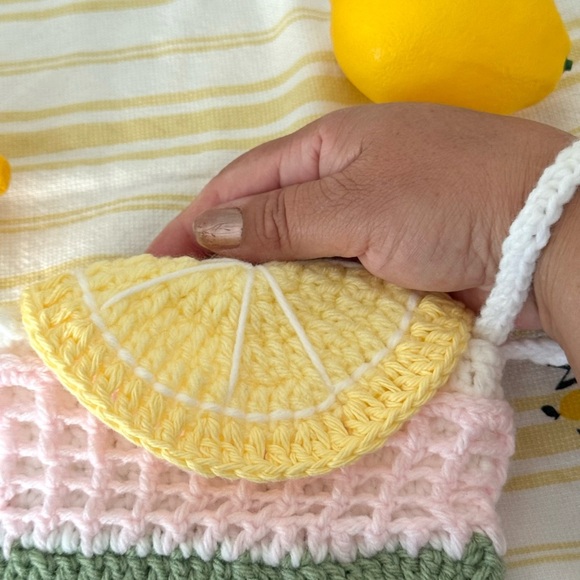 🍋 Mini Lemon Crochet Bag - Picture 7 of 8